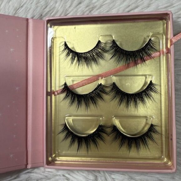The Book of Lashes Volume II Sparkle + I-Envy Black Super Strong Adhesive Set - Picture 3 of 10